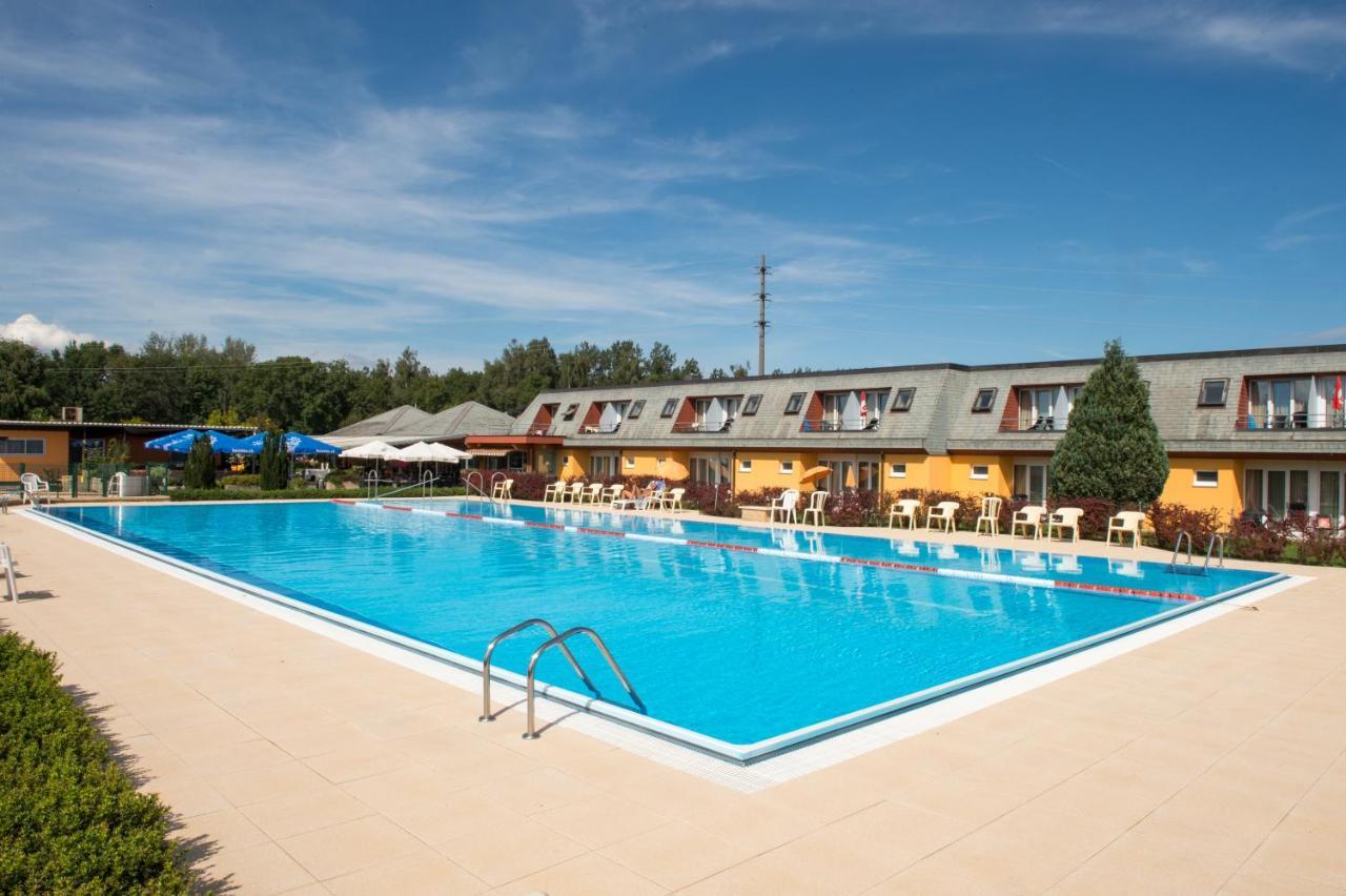 אבאנשס Hotel Lacotel מראה חיצוני תמונה
